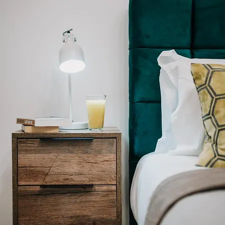 Apartment Chic Gem, Fast Wifi, Contractors Family Birmingham